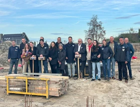 Feestelijke start in Opperdoes 