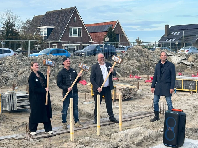 Feestelijke start in Opperdoes 